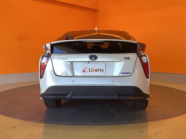 プリウス Ａツーリングセレクション　ＥＴＣ　クリアランスソナー　レーンアシスト　オートクルーズコントロール　パークアシスト　衝突被害軽減システム　バックカメラ　ナビ　ＴＶ　アルミホイール　オートマチックハイビーム（18枚目）