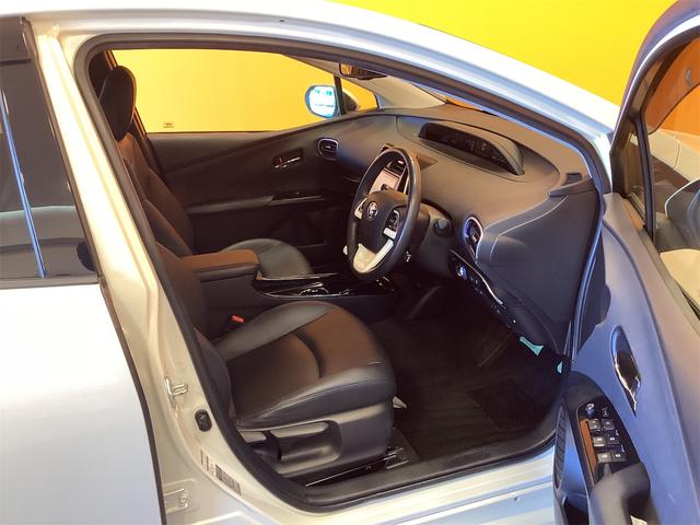 プリウス Ａツーリングセレクション　ＥＴＣ　クリアランスソナー　レーンアシスト　オートクルーズコントロール　パークアシスト　衝突被害軽減システム　バックカメラ　ナビ　ＴＶ　アルミホイール　オートマチックハイビーム（42枚目）