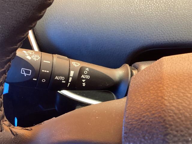 プリウス Ａツーリングセレクション　ＥＴＣ　クリアランスソナー　レーンアシスト　オートクルーズコントロール　パークアシスト　衝突被害軽減システム　バックカメラ　ナビ　ＴＶ　アルミホイール　オートマチックハイビーム（47枚目）