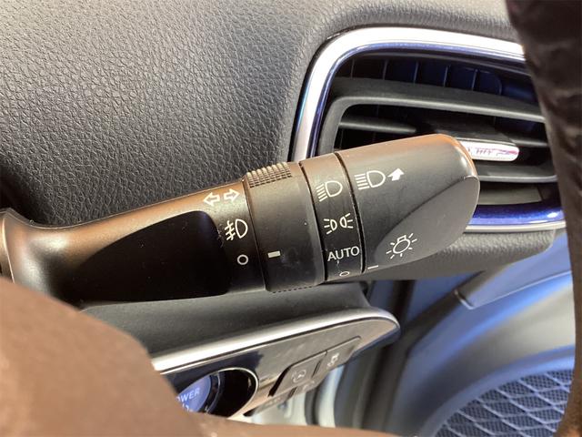 プリウス Ａツーリングセレクション　ＥＴＣ　クリアランスソナー　レーンアシスト　オートクルーズコントロール　パークアシスト　衝突被害軽減システム　バックカメラ　ナビ　ＴＶ　アルミホイール　オートマチックハイビーム（48枚目）