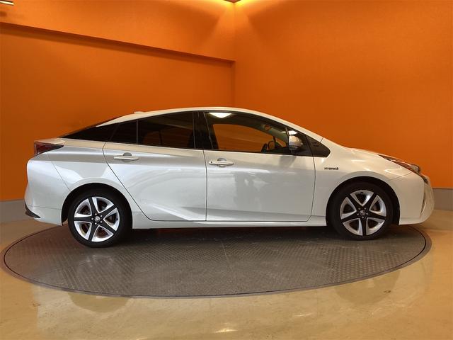 プリウス Ｓツーリングセレクション　ＥＴＣ　バックカメラ　ナビ　ＴＶ　オートクルーズコントロール　レーンアシスト　アルミホイール　オートマチックハイビーム　オートライト　ＬＥＤヘッドランプ　スマートキー（18枚目）