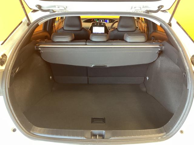 プリウス Ｓツーリングセレクション　ＥＴＣ　バックカメラ　ナビ　ＴＶ　オートクルーズコントロール　レーンアシスト　アルミホイール　オートマチックハイビーム　オートライト　ＬＥＤヘッドランプ　スマートキー（21枚目）