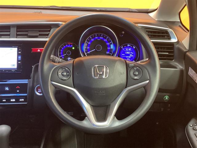 フィット １３Ｇ・Ｌパッケージ　ファインエディション　ＥＴＣ　バックカメラ　ナビ　ＴＶ　オートクルーズコントロール　衝突被害軽減システム　アルミホイール　オートライト　ＬＥＤヘッドランプ　スマートキー　アイドリングストップ　電動格納ミラー　ＣＶＴ（10枚目）