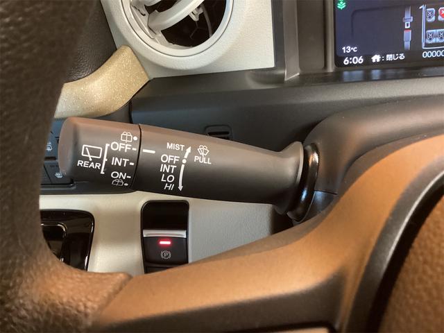 Ｎ－ＢＯＸ ベースグレード　両側スライド・片側電動　クリアランスソナー　オートクルーズコントロール　衝突被害軽減システム　スマートキー　アイドリングストップ　電動格納ミラー　シートヒーター　ベンチシート　ＣＶＴ　ＡＢＳ　ＥＳＣ（13枚目）
