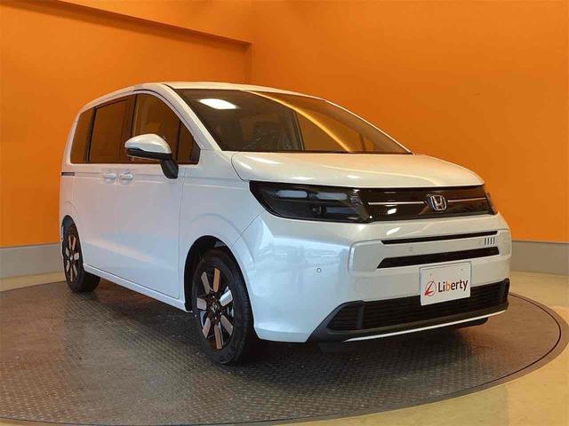 フリード ｅ：ＨＥＶエアー　ＥＸ　バックカメラ　クリアランスソナー　オートクルーズコントロール　レーンアシスト　衝突被害軽減システム　両側電動スライドドア　オートライト　ＬＥＤヘッドランプ　スマートキー　電動格納ミラー　シートヒーター（17枚目）