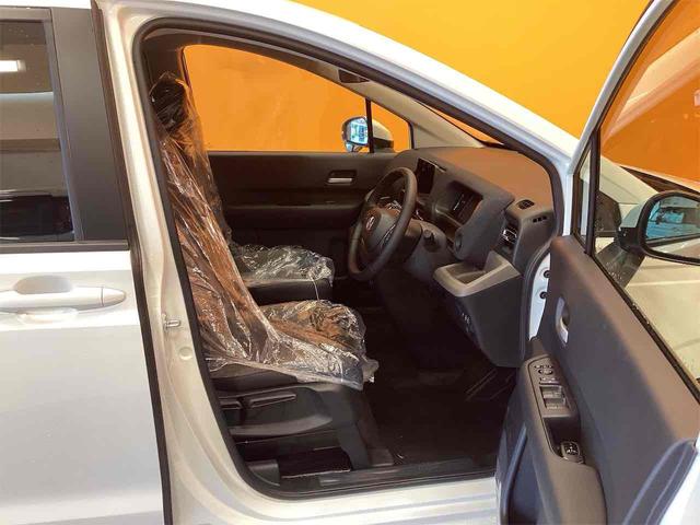 フリード ｅ：ＨＥＶエアー　ＥＸ　バックカメラ　クリアランスソナー　オートクルーズコントロール　レーンアシスト　衝突被害軽減システム　両側電動スライドドア　オートライト　ＬＥＤヘッドランプ　スマートキー　電動格納ミラー　シートヒーター（35枚目）