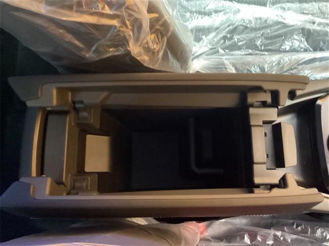 エクストレイル Ｘ　ｅ－４ＯＲＣＥ　４ＷＤ　全周囲カメラ　クリアランスソナー　オートクルーズコントロール　パワーシート　衝突被害軽減システム　オートマチックハイビーム　オートライト　ＬＥＤヘッドランプ　アルミホイール　スマートキー（32枚目）