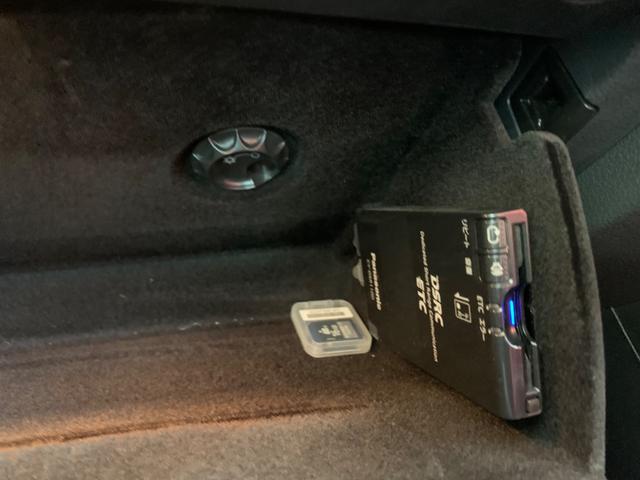 シャラン グレンツェン　純正ナビ　両側パワスラ　パワーバックドア　バックカメラ　地デジＴＶ　ドライブレコーダー　ＥＴＣ　ＨＩＤヘッドライト　ルーフレール　スマートキー×２　純正１６インチアルミホイール（22枚目）