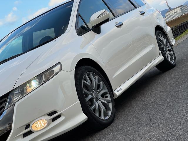 オデッセイ アブソルート 7人乗り 3列シート インターナビ ワンセグ ETC 全周囲カメラ 本革+ファブリックシート アルミホイール クルーズコントロール キーレス ディスチャージヘッドライト(2枚目)