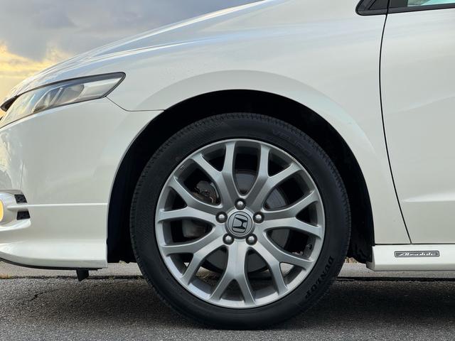 オデッセイ アブソルート 7人乗り 3列シート インターナビ ワンセグ ETC 全周囲カメラ 本革+ファブリックシート アルミホイール クルーズコントロール キーレス ディスチャージヘッドライト(6枚目)