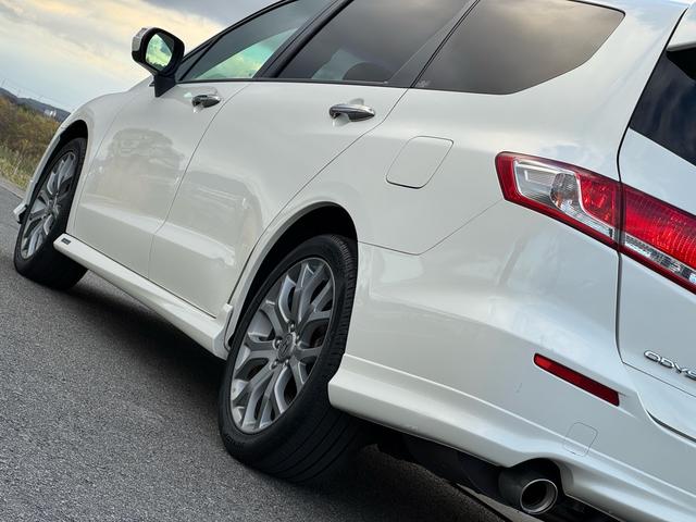 オデッセイ アブソルート 7人乗り 3列シート インターナビ ワンセグ ETC 全周囲カメラ 本革+ファブリックシート アルミホイール クルーズコントロール キーレス ディスチャージヘッドライト(9枚目)