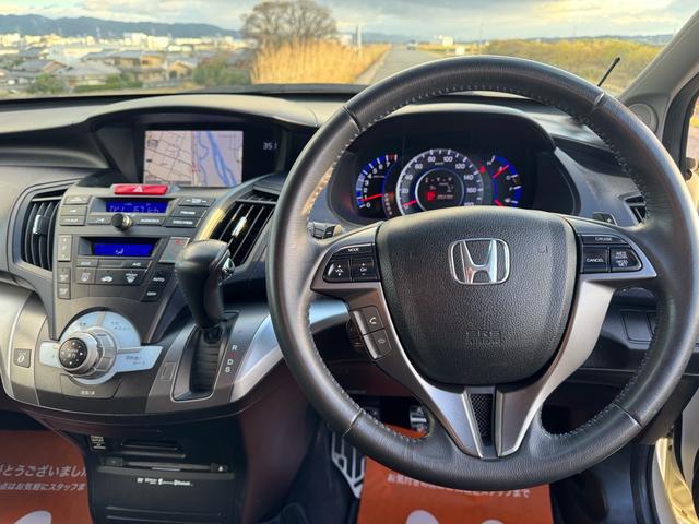 オデッセイ アブソルート 7人乗り 3列シート インターナビ ワンセグ ETC 全周囲カメラ 本革+ファブリックシート アルミホイール クルーズコントロール キーレス ディスチャージヘッドライト(19枚目)