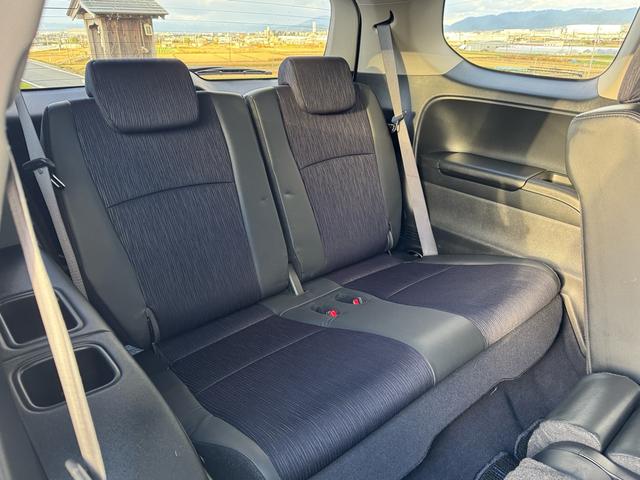 オデッセイ アブソルート 7人乗り 3列シート インターナビ ワンセグ ETC 全周囲カメラ 本革+ファブリックシート アルミホイール クルーズコントロール キーレス ディスチャージヘッドライト(27枚目)