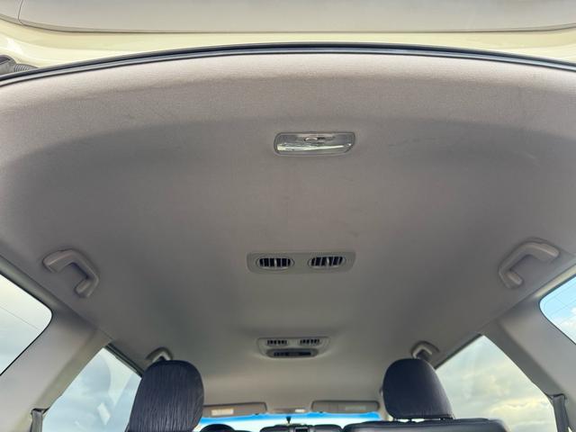 オデッセイ アブソルート 7人乗り 3列シート インターナビ ワンセグ ETC 全周囲カメラ 本革+ファブリックシート アルミホイール クルーズコントロール キーレス ディスチャージヘッドライト(31枚目)