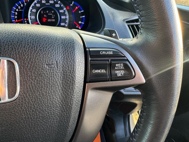 オデッセイ アブソルート 7人乗り 3列シート インターナビ ワンセグ ETC 全周囲カメラ 本革+ファブリックシート アルミホイール クルーズコントロール キーレス ディスチャージヘッドライト(34枚目)