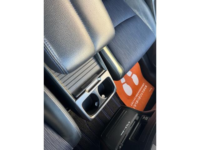 オデッセイ アブソルート 7人乗り 3列シート インターナビ ワンセグ ETC 全周囲カメラ 本革+ファブリックシート アルミホイール クルーズコントロール キーレス ディスチャージヘッドライト(47枚目)