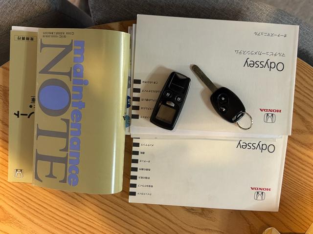 オデッセイ アブソルート 7人乗り 3列シート インターナビ ワンセグ ETC 全周囲カメラ 本革+ファブリックシート アルミホイール クルーズコントロール キーレス ディスチャージヘッドライト(50枚目)