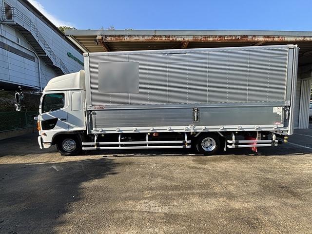 レンジャープロ 　４ｔ　アルミウイング　跳ね上げパワーゲート　ワイド　４トン　ウイング　エアサス　ハイルーフ　ラッシング２段　ミッション　バックモニター　床アルミ　内フック　ターボ車　積載量２．３００ｋｇ　寝台付き（22枚目）