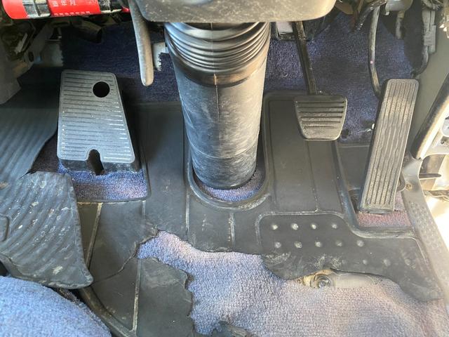 エルフトラック 3t ダンプ 4ナンバー スムーサー AT 3トン オートマ 歩み掛け コボレーン 3方開 2ペダル ターボ車 低床 電動格納ミラー ミラーヒーター ETC 新明和製 積載量3.000kg カスタム(27枚目)