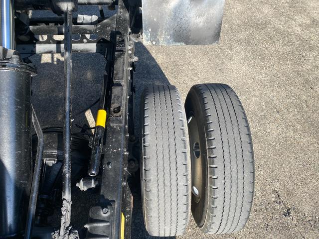 エルフトラック 3t ダンプ 4ナンバー スムーサー AT 3トン オートマ 歩み掛け コボレーン 3方開 2ペダル ターボ車 低床 電動格納ミラー ミラーヒーター ETC 新明和製 積載量3.000kg カスタム(48枚目)