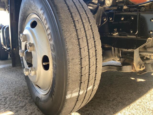 エルフトラック 3t ダンプ 4ナンバー スムーサー AT 3トン オートマ 歩み掛け コボレーン 3方開 2ペダル ターボ車 低床 電動格納ミラー ミラーヒーター ETC 新明和製 積載量3.000kg カスタム(53枚目)