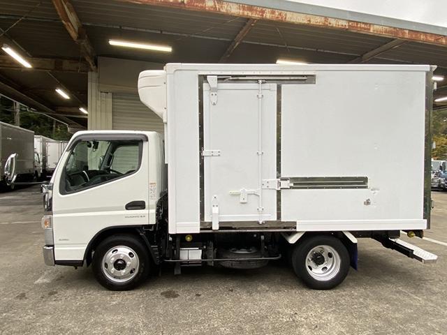キャンター 　２ｔ　冷凍車　－３０℃設定　準中型　２トン　冷蔵冷凍車　サイドスライド扉　オートマ　ＡＴ　２ペダル　ラッシング１段　９０度ストッパー　水抜き穴２か所　床ステンレス　積載量２．０００ｋｇ　ターボ車（18枚目）