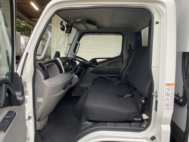 キャンター 　２ｔ　冷凍車　－３０℃設定　準中型　２トン　冷蔵冷凍車　サイドスライド扉　オートマ　ＡＴ　２ペダル　ラッシング１段　９０度ストッパー　水抜き穴２か所　床ステンレス　積載量２．０００ｋｇ　ターボ車（33枚目）