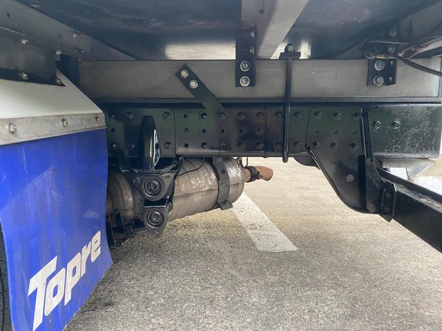 キャンター 　２ｔ　冷凍車　－３０℃設定　準中型　２トン　冷蔵冷凍車　サイドスライド扉　オートマ　ＡＴ　２ペダル　ラッシング１段　９０度ストッパー　水抜き穴２か所　床ステンレス　積載量２．０００ｋｇ　ターボ車（40枚目）