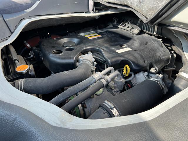 タイタントラック 　２ｔ　ダブルキャブ　標準ロング　準中型　６人乗り　２トン　Ｗキャブ　オートマ　ＡＴ　２ペダル　内フック　３方開　電動格納ミラー　ハイキャブ　ターボ車　積載量１．８００ｋｇ　荷台鉄板張り　坂道補助装置（41枚目）