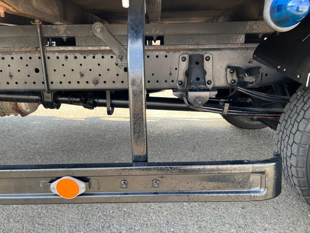 タイタントラック 　２ｔ　ダブルキャブ　標準ロング　準中型　６人乗り　２トン　Ｗキャブ　オートマ　ＡＴ　２ペダル　内フック　３方開　電動格納ミラー　ハイキャブ　ターボ車　積載量１．８００ｋｇ　荷台鉄板張り　坂道補助装置（44枚目）