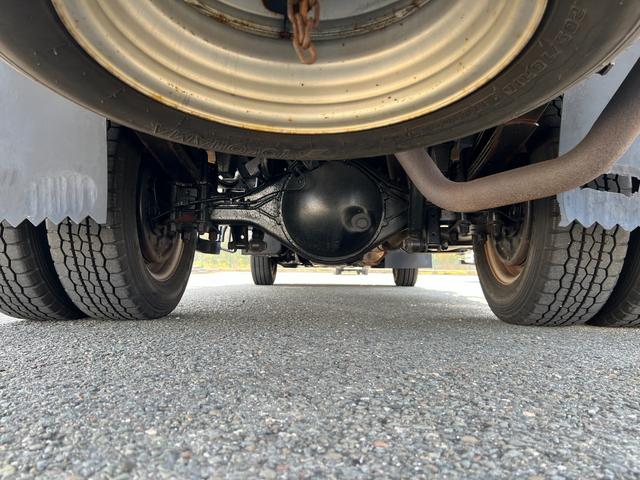 タイタントラック 　２ｔ　ダブルキャブ　標準ロング　準中型　６人乗り　２トン　Ｗキャブ　オートマ　ＡＴ　２ペダル　内フック　３方開　電動格納ミラー　ハイキャブ　ターボ車　積載量１．８００ｋｇ　荷台鉄板張り　坂道補助装置（47枚目）