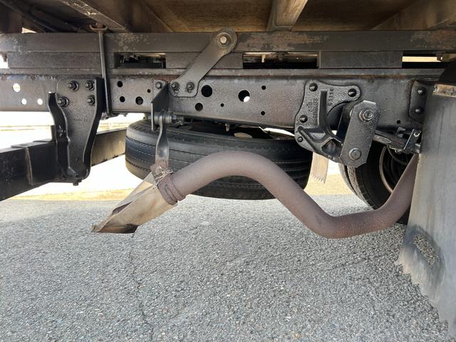 タイタントラック 　２ｔ　ダブルキャブ　標準ロング　準中型　６人乗り　２トン　Ｗキャブ　オートマ　ＡＴ　２ペダル　内フック　３方開　電動格納ミラー　ハイキャブ　ターボ車　積載量１．８００ｋｇ　荷台鉄板張り　坂道補助装置（48枚目）