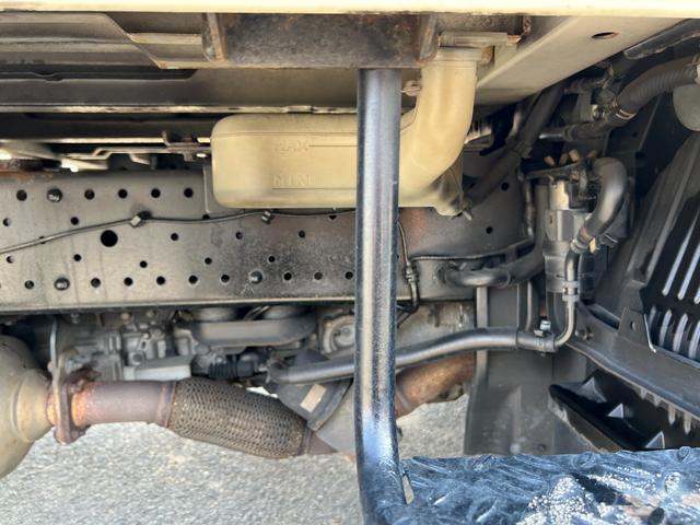 タイタントラック 　２ｔ　ダブルキャブ　標準ロング　準中型　６人乗り　２トン　Ｗキャブ　オートマ　ＡＴ　２ペダル　内フック　３方開　電動格納ミラー　ハイキャブ　ターボ車　積載量１．８００ｋｇ　荷台鉄板張り　坂道補助装置（51枚目）