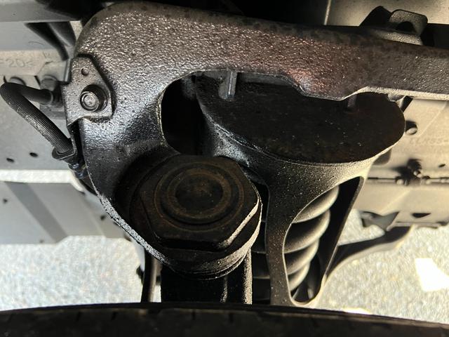 タイタントラック 　２ｔ　ダブルキャブ　標準ロング　準中型　６人乗り　２トン　Ｗキャブ　オートマ　ＡＴ　２ペダル　内フック　３方開　電動格納ミラー　ハイキャブ　ターボ車　積載量１．８００ｋｇ　荷台鉄板張り　坂道補助装置（53枚目）