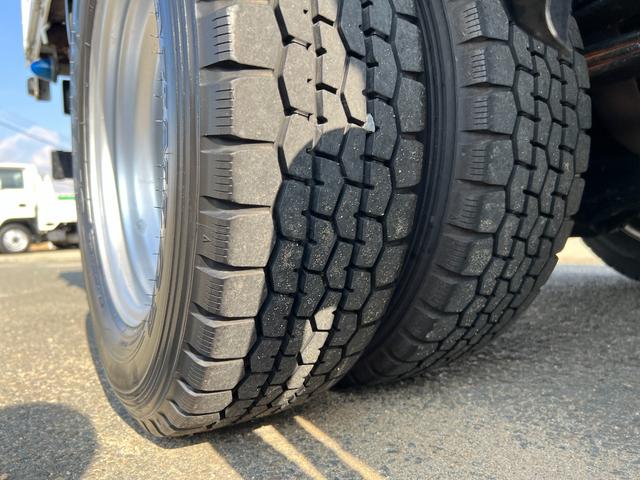 タイタントラック 　２ｔ　ダブルキャブ　標準ロング　準中型　６人乗り　２トン　Ｗキャブ　オートマ　ＡＴ　２ペダル　内フック　３方開　電動格納ミラー　ハイキャブ　ターボ車　積載量１．８００ｋｇ　荷台鉄板張り　坂道補助装置（57枚目）