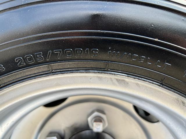 タイタントラック 　２ｔ　ダブルキャブ　標準ロング　準中型　６人乗り　２トン　Ｗキャブ　オートマ　ＡＴ　２ペダル　内フック　３方開　電動格納ミラー　ハイキャブ　ターボ車　積載量１．８００ｋｇ　荷台鉄板張り　坂道補助装置（59枚目）