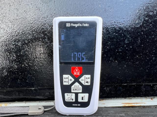 タイタントラック 　２ｔ　ダブルキャブ　標準ロング　準中型　６人乗り　２トン　Ｗキャブ　オートマ　ＡＴ　２ペダル　内フック　３方開　電動格納ミラー　ハイキャブ　ターボ車　積載量１．８００ｋｇ　荷台鉄板張り　坂道補助装置（61枚目）