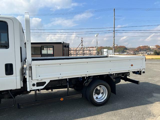 タイタントラック 　２ｔ　ダブルキャブ　標準ロング　準中型　６人乗り　２トン　Ｗキャブ　オートマ　ＡＴ　２ペダル　内フック　３方開　電動格納ミラー　ハイキャブ　ターボ車　積載量１．８００ｋｇ　荷台鉄板張り　坂道補助装置（68枚目）