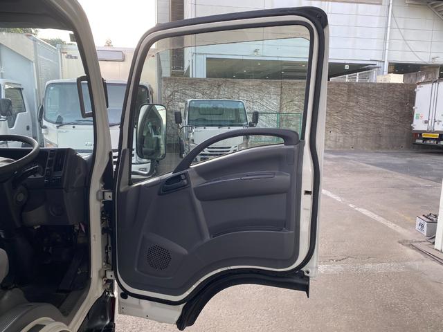 エルフトラック 　２ｔ　アルミバン　標準ロング　内高２０４ｃｍ　２トン　バン　リア３枚扉　サイドスライド扉　ラッシング２段　バックモニター　ミッション　電動格納ミラー　坂道補助装置　日本フルハーフ　積載量２．０００ｋｇ（17枚目）