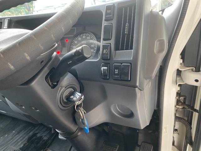 エルフトラック 　２ｔ　アルミバン　標準ロング　内高２０４ｃｍ　２トン　バン　リア３枚扉　サイドスライド扉　ラッシング２段　バックモニター　ミッション　電動格納ミラー　坂道補助装置　日本フルハーフ　積載量２．０００ｋｇ（22枚目）