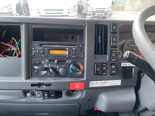 エルフトラック 　２ｔ　アルミバン　標準ロング　内高２０４ｃｍ　２トン　バン　リア３枚扉　サイドスライド扉　ラッシング２段　バックモニター　ミッション　電動格納ミラー　坂道補助装置　日本フルハーフ　積載量２．０００ｋｇ（23枚目）