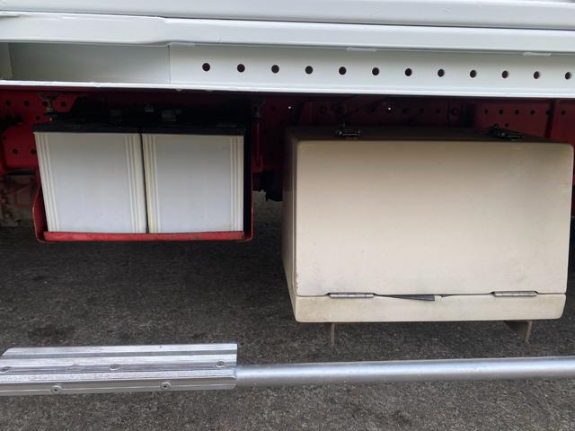 エルフトラック 　２ｔ　アルミバン　標準ロング　内高２０４ｃｍ　２トン　バン　リア３枚扉　サイドスライド扉　ラッシング２段　バックモニター　ミッション　電動格納ミラー　坂道補助装置　日本フルハーフ　積載量２．０００ｋｇ（34枚目）