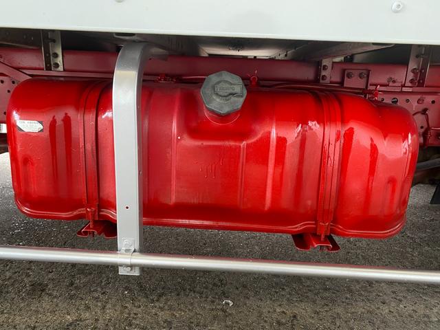 エルフトラック 　２ｔ　アルミバン　標準ロング　内高２０４ｃｍ　２トン　バン　リア３枚扉　サイドスライド扉　ラッシング２段　バックモニター　ミッション　電動格納ミラー　坂道補助装置　日本フルハーフ　積載量２．０００ｋｇ（40枚目）