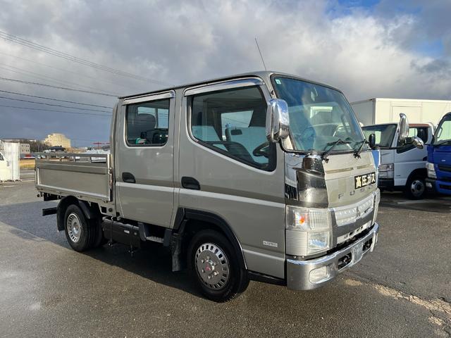 キャンター 　２ｔ　ダブルキャブ　６人乗り　リアヒーター　準中型　２トン　Ｗキャブ　オートマ　ＡＴ　２ペダル　ホイールライナー　３方開　グリルメッキ　コーナーメッキ　バンパーメッキ　積載量１．５００ｋｇ　ターボ車（2枚目）