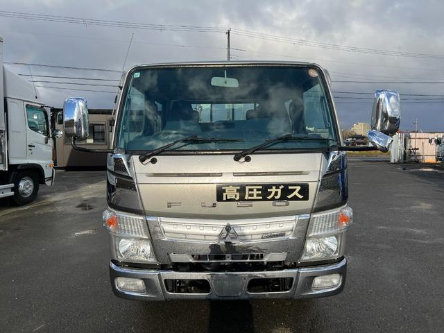 キャンター 　２ｔ　ダブルキャブ　６人乗り　リアヒーター　準中型　２トン　Ｗキャブ　オートマ　ＡＴ　２ペダル　ホイールライナー　３方開　グリルメッキ　コーナーメッキ　バンパーメッキ　積載量１．５００ｋｇ　ターボ車（3枚目）