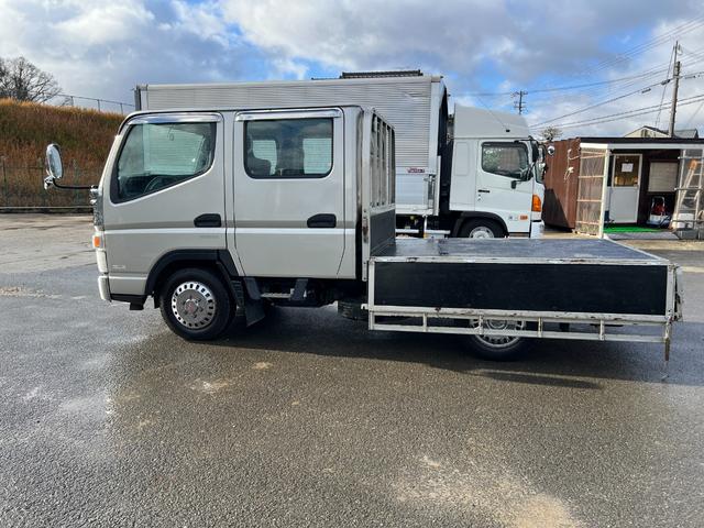 キャンター 　２ｔ　ダブルキャブ　６人乗り　リアヒーター　準中型　２トン　Ｗキャブ　オートマ　ＡＴ　２ペダル　ホイールライナー　３方開　グリルメッキ　コーナーメッキ　バンパーメッキ　積載量１．５００ｋｇ　ターボ車（17枚目）