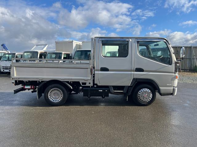 キャンター 　２ｔ　ダブルキャブ　６人乗り　リアヒーター　準中型　２トン　Ｗキャブ　オートマ　ＡＴ　２ペダル　ホイールライナー　３方開　グリルメッキ　コーナーメッキ　バンパーメッキ　積載量１．５００ｋｇ　ターボ車（18枚目）
