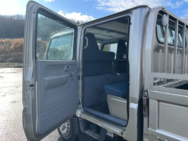 キャンター 　２ｔ　ダブルキャブ　６人乗り　リアヒーター　準中型　２トン　Ｗキャブ　オートマ　ＡＴ　２ペダル　ホイールライナー　３方開　グリルメッキ　コーナーメッキ　バンパーメッキ　積載量１．５００ｋｇ　ターボ車（31枚目）