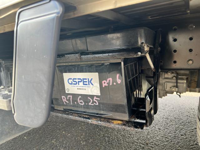 キャンター 　２ｔ　ダブルキャブ　６人乗り　リアヒーター　準中型　２トン　Ｗキャブ　オートマ　ＡＴ　２ペダル　ホイールライナー　３方開　グリルメッキ　コーナーメッキ　バンパーメッキ　積載量１．５００ｋｇ　ターボ車（41枚目）