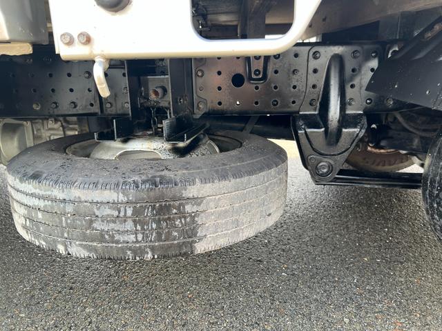 キャンター 　２ｔ　ダブルキャブ　６人乗り　リアヒーター　準中型　２トン　Ｗキャブ　オートマ　ＡＴ　２ペダル　ホイールライナー　３方開　グリルメッキ　コーナーメッキ　バンパーメッキ　積載量１．５００ｋｇ　ターボ車（42枚目）